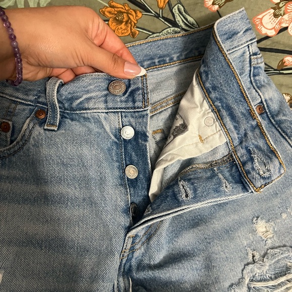 Levi’s shorts - Picture 2 of 8